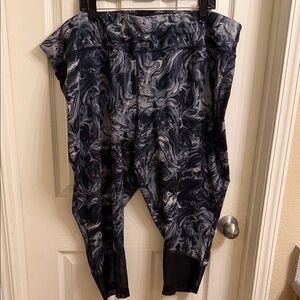 Athletic Works Black and Gray Swirl Leggings